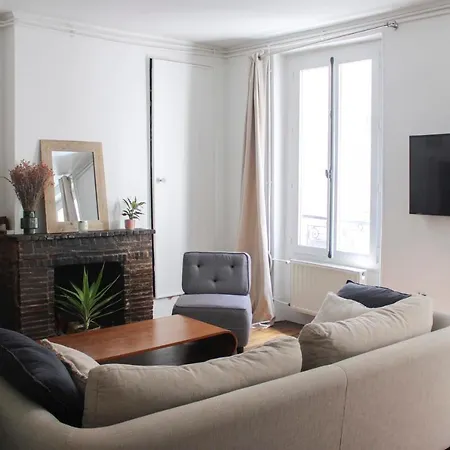 Quiet Cocoon Near Montmartre Apartment *