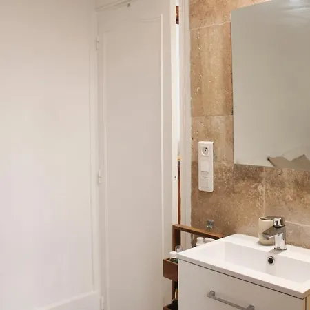 Apartment Quiet Cocoon Near Montmartre Paris